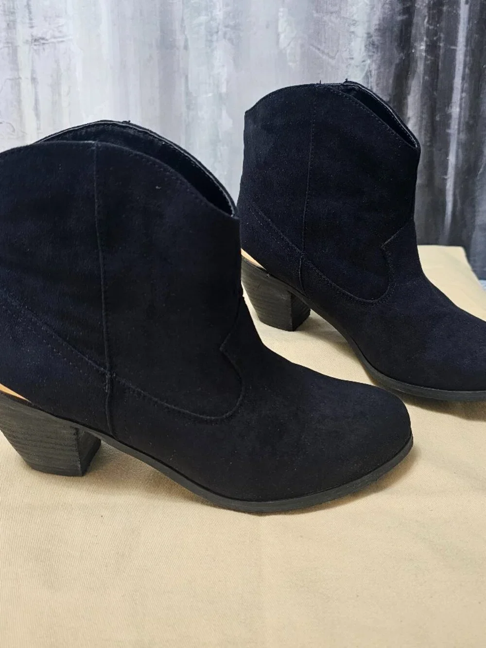 Forever 21 Black Faux Suede Cowboy Boots Gold Trim Boho Ankle Booties Size 6 NEW